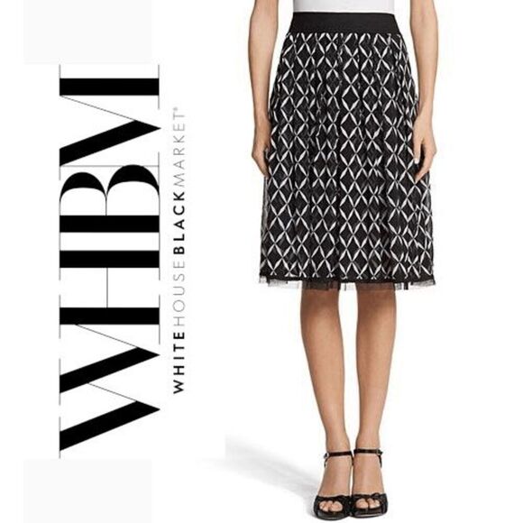 🖤🤍 WHITE HOUSE BLACK MARKET Geo Print Black White Tulle Trim Midi Skirt SIZE 2 - Picture 1 of 13